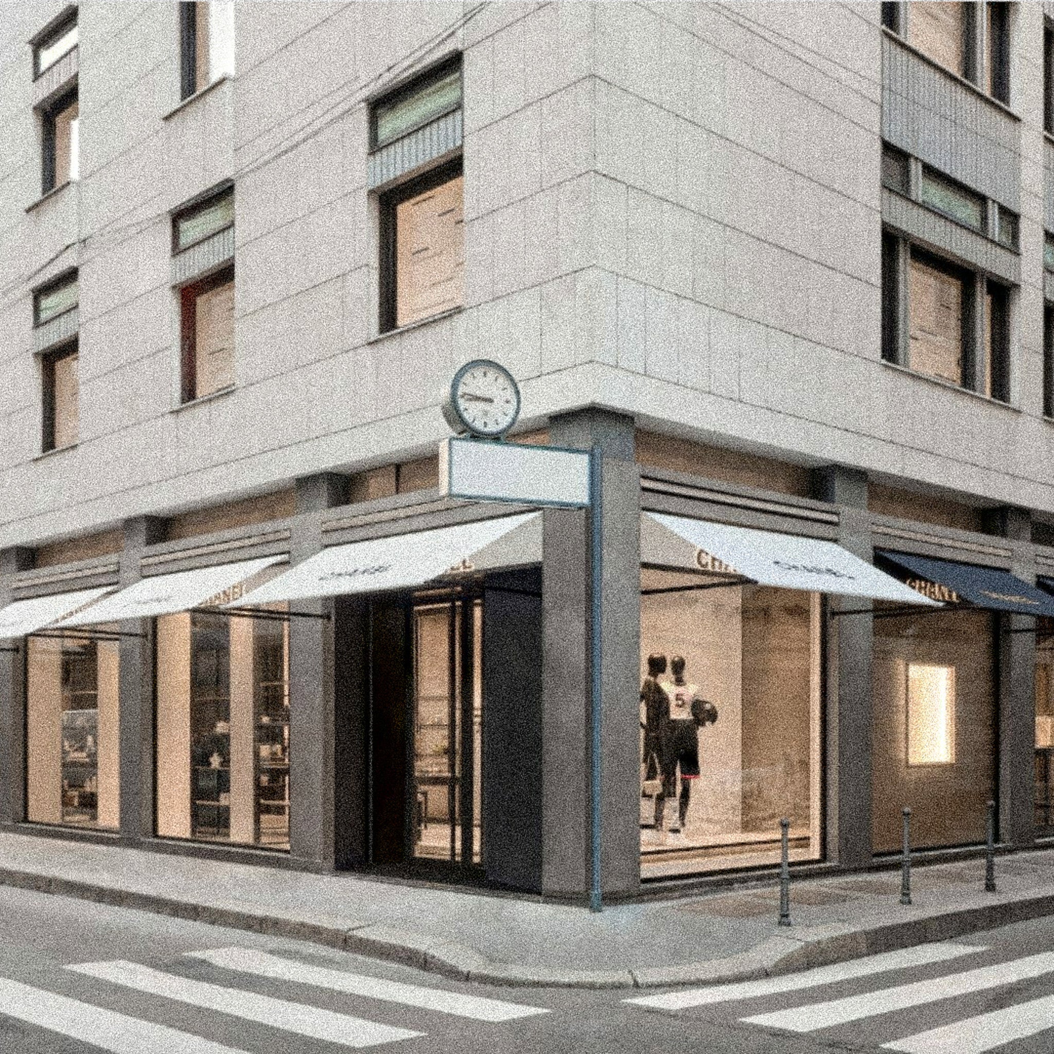 Chanel Élargit sa Présence en Italie avec une Nouvelle Boutique à Milan