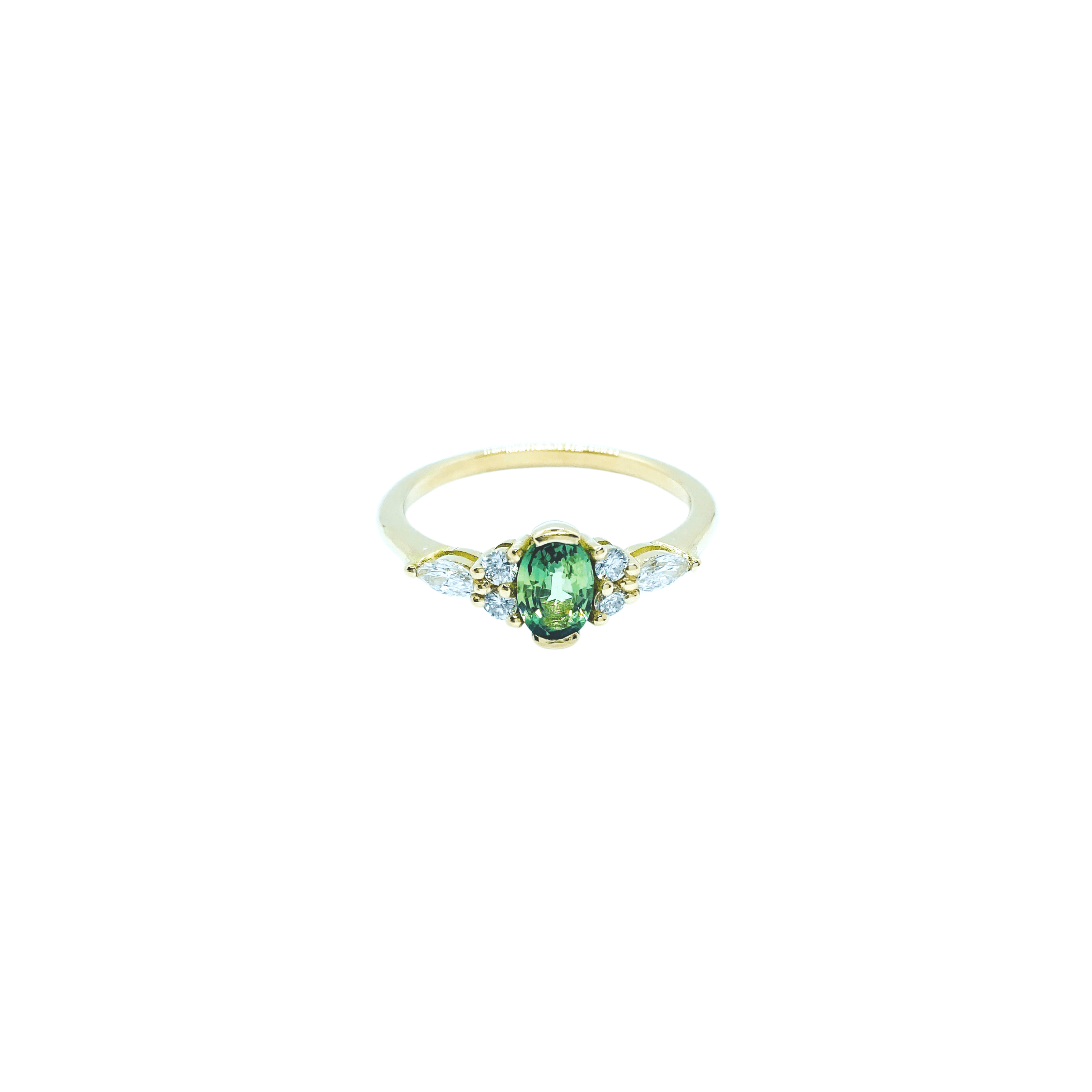 Bague Ophélia en Or 18 carats, son saphir vert et ses diamants. Bijouterie-joaillerie sur-mesure par Louise Vurpas